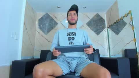 Snapshot of angel_villareal_ chatting on February 1, 2026, 4:55 am angel_villareal_ online show from February 1, 2026, 4:55 am