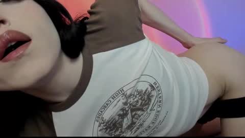 Angel Love online show from December 11, 2024, 2:33 pm