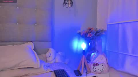 Snapshot of angela_laurens chatting on December 13, 2024, 9:13 am Angela online show from December 13, 2024, 9:13 am