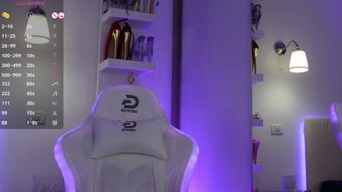 Angela online show from February 8, 2025, 12:39 pm