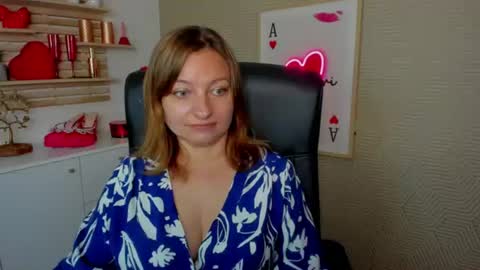 Snapshot of angela_samt chatting on June 22, 2026, 5:48 am Angela online show from June 22, 2026, 5:48 am