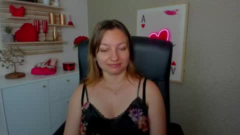 Snapshot of angela_samt chatting on June 23, 2026, 6:00 am Angela online show from June 23, 2026, 6:00 am