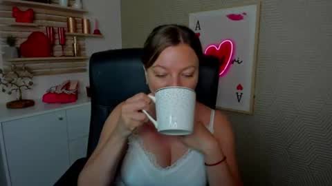 Snapshot of angela_samt chatting on June 26, 2026, 5:45 am Angela online show from June 26, 2026, 5:45 am
