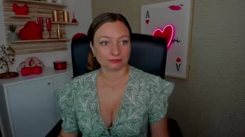 Snapshot of angela_samt chatting on June 30, 2026, 5:41 am Angela online show from June 30, 2026, 5:41 am