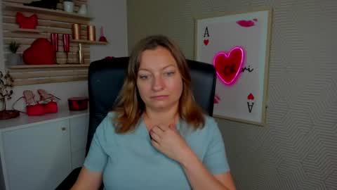 Snapshot of angela_samt chatting on July 7, 2026, 7:23 am Angela online show from July 7, 2026, 7:23 am
