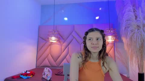 Snapshot of angelaa_cute chatting on February 5, 2025, 12:06 pm ANGELA online show from February 5, 2025, 12:06 pm