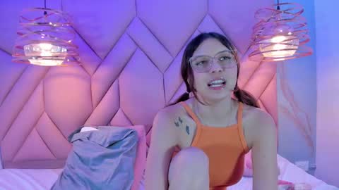 Snapshot of angelaa_cute chatting on March 12, 2025, 3:18 pm ANGELA online show from March 12, 2025, 3:18 pm