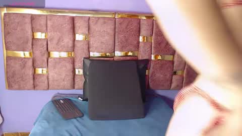 Snapshot of angelacute19 chatting on March 1, 2025, 3:43 am angelacute19 online show from March 1, 2025, 3:43 am