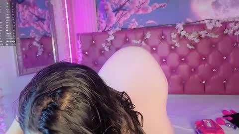 Snapshot of angelasexx_1 chatting on June 1, 2026, 7:59 pm Angela online show from June 1, 2026, 7:59 pm