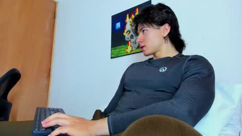Snapshot of angelbennet_ chatting on June 5, 2026, 5:07 pm Angel Bennet online show from June 5, 2026, 5:07 pm