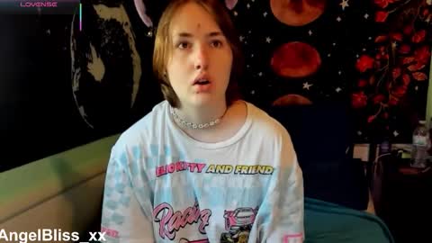 Snapshot of angelbliss_xx chatting on December 3, 2025, 5:33 pm Angel online show from December 3, 2025, 5:33 pm
