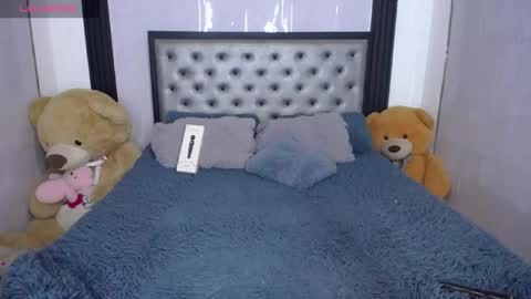 Snapshot of angelcamgirl20 chatting on May 21, 2026, 5:25 am angel online show from May 21, 2026, 5:25 am