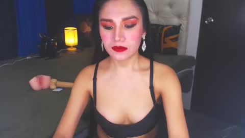 Snapshot of angelcumfallen chatting on January 19, 2025, 12:49 am Angel online show from January 19, 2025, 12:49 am