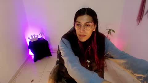 Snapshot of angele_johnson chatting on June 29, 2026, 5:02 pm angele online show from June 29, 2026, 5:02 pm