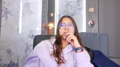 Snapshot of angeles_azul chatting on April 17, 2026, 3:48 pm angel online show from April 17, 2026, 3:48 pm