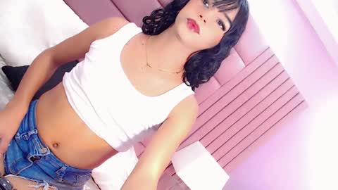 Snapshot of angeles_bust chatting on February 3, 2025, 12:36 pm angeles_bust online show from February 3, 2025, 12:36 pm