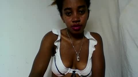 Angelettee online show from July 8, 2026, 7:35 am