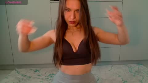 Angel online show from April 18, 2026, 9:02 am