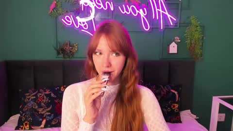 Snapshot of angelfleur chatting on May 23, 2026, 1:33 am Angela online show from May 23, 2026, 1:33 am
