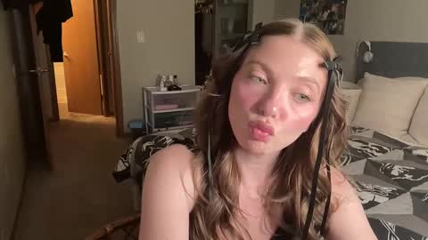 Snapshot of angelgrl444 chatting on January 10, 2025, 2:04 am Princess Peach online show from January 10, 2025, 2:04 am