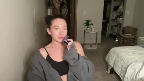 Snapshot of angelgrl444 chatting on February 19, 2025, 5:27 am Princess Peach online show from February 19, 2025, 5:27 am