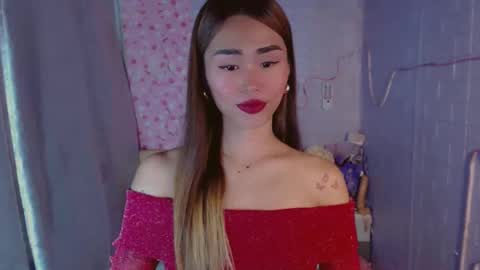 Snapshot of angelic_sex chatting on June 10, 2026, 5:01 pm Angelica online show from June 10, 2026, 5:01 pm