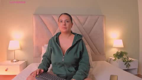 Snapshot of angelica_cross chatting on February 1, 2026, 12:04 pm Angelica Cross online show from February 1, 2026, 12:04 pm