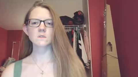 Snapshot of angelicangel3 chatting on March 8, 2026, 2:04 am AngelicAngel online show from March 8, 2026, 2:04 am
