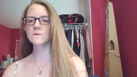 Snapshot of angelicangel3 chatting on May 19, 2026, 2:07 am AngelicAngel online show from May 19, 2026, 2:07 am
