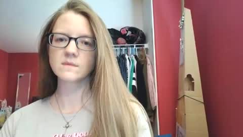 Snapshot of angelicangel3 chatting on June 17, 2026, 7:37 pm AngelicAngel online show from June 17, 2026, 7:37 pm