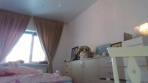 angelicfenix online show from February 21, 2026, 10:05 am