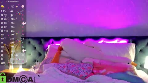 Snapshot of angelika_cute_ chatting on September 17, 2025, 11:50 pm Angelika online show from September 17, 2025, 11:50 pm