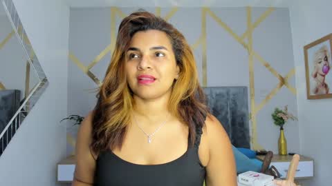 Snapshot of angelina_castro12 chatting on December 14, 2024, 3:29 am Angelina online show from December 14, 2024, 3:29 am