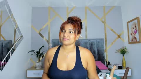 Snapshot of angelina_castro12 chatting on January 16, 2025, 3:23 am Angelina online show from January 16, 2025, 3:23 am