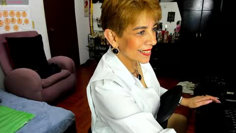 Snapshot of angelina_stone_65 chatting on April 28, 2026, 2:27 am Angelina online show from April 28, 2026, 2:27 am