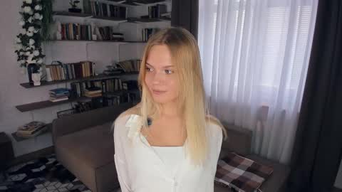 Alice WOW online show from March 25, 2026, 8:53 am