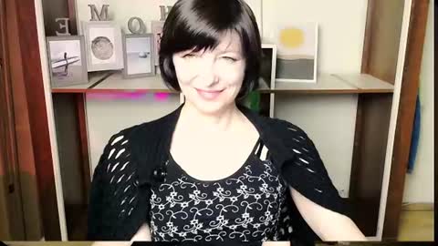 Snapshot of angelinalov_ chatting on July 8, 2026, 9:03 am Angelina online show from July 8, 2026, 9:03 am
