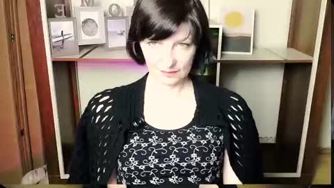 Snapshot of angelinalov_ chatting on July 12, 2026, 6:37 am Angelina online show from July 12, 2026, 6:37 am