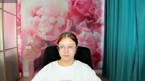 AngelinaLow online show from September 29, 2025, 11:26 am