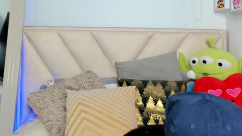 Snapshot of angeline__smith chatting on December 6, 2024, 10:27 am Angeline Smith  online show from December 6, 2024, 10:27 am