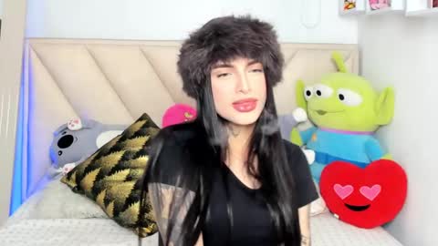 Snapshot of angeline__smith chatting on December 13, 2024, 8:41 am Angeline Smith  online show from December 13, 2024, 8:41 am