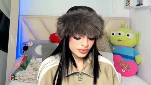Snapshot of angeline__smith chatting on March 6, 2025, 6:41 am Angeline Smith  online show from March 6, 2025, 6:41 am