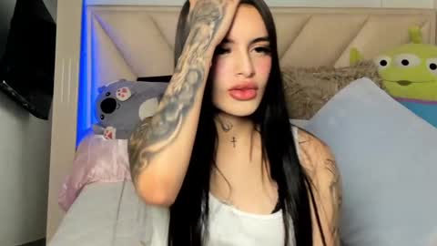 Snapshot of angeline__smith chatting on March 7, 2025, 10:56 am Angeline Smith  online show from March 7, 2025, 10:56 am