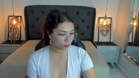 Snapshot of angelinemore chatting on February 25, 2026, 7:34 pm ANGELINE online show from February 25, 2026, 7:34 pm