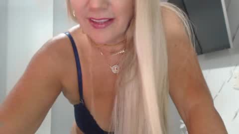 Snapshot of angelinna_12 chatting on June 25, 2026, 4:12 am angelinna_12 online show from June 25, 2026, 4:12 am