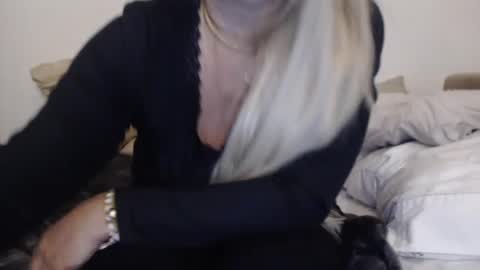 Snapshot of angelinna_12 chatting on July 14, 2026, 5:34 am angelinna_12 online show from July 14, 2026, 5:34 am