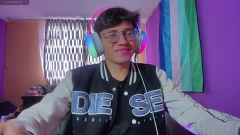 Snapshot of angelito18_twink chatting on June 17, 2026, 5:58 pm Angel online show from June 17, 2026, 5:58 pm