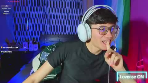 Snapshot of angelito18_twink chatting on June 26, 2026, 2:05 am Angel online show from June 26, 2026, 2:05 am