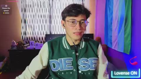 Snapshot of angelito18_twink chatting on June 30, 2026, 4:41 pm Angel online show from June 30, 2026, 4:41 pm