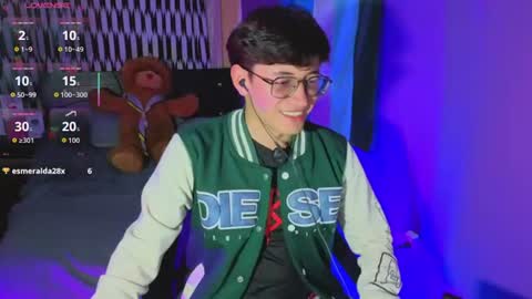Snapshot of angelito18_twink chatting on July 7, 2026, 11:42 pm Angel online show from July 7, 2026, 11:42 pm